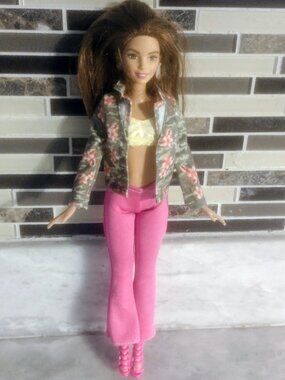 Mattel Barbie Brunette Barbie Doll With Mix and Match Outfit